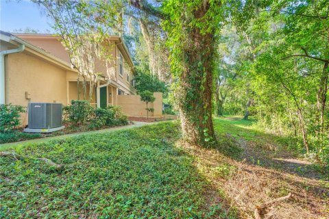 Condo in Temple Terrace, Florida, 2 bedrooms № 2149452 - photo 30