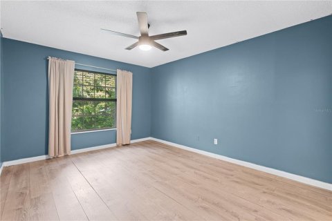 Condo in Temple Terrace, Florida, 2 bedrooms № 2149452 - photo 21