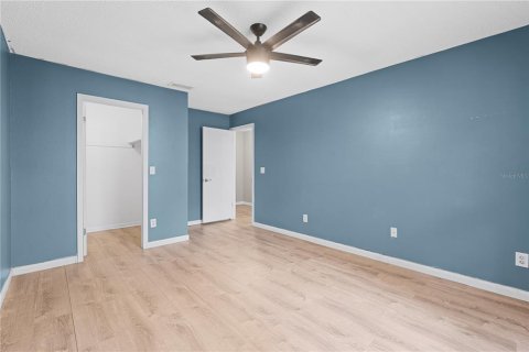 Condo in Temple Terrace, Florida, 2 bedrooms № 2149452 - photo 20