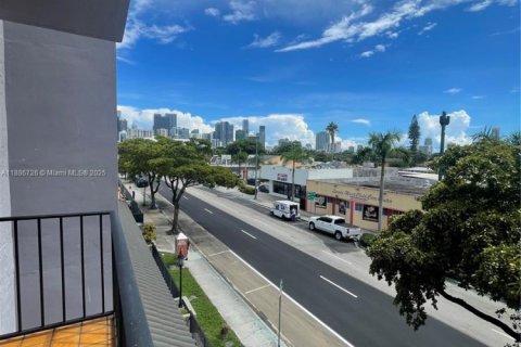 Купить кондоминиум в Майами, Флорида 2 спальни, 61.97м2, № 1933484 - фото 8