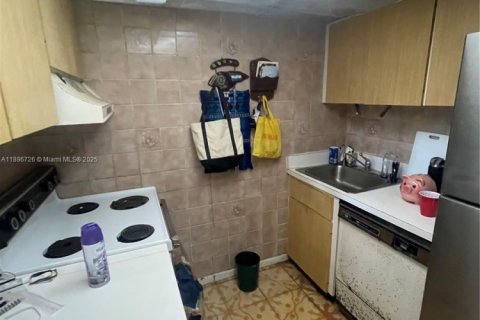 Купить кондоминиум в Майами, Флорида 2 спальни, 61.97м2, № 1933484 - фото 4