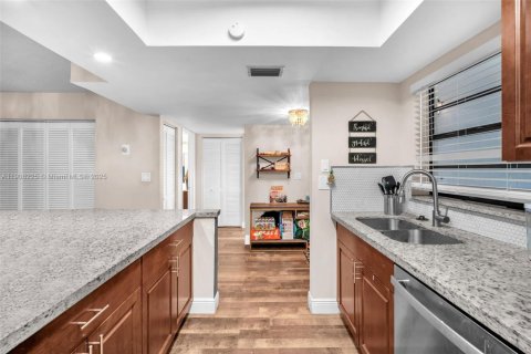 Купить кондоминиум в Санрайз, Флорида 2 спальни, 100.33м2, № 1974247 - фото 8