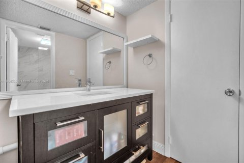 Купить кондоминиум в Санрайз, Флорида 2 спальни, 100.33м2, № 1974247 - фото 23