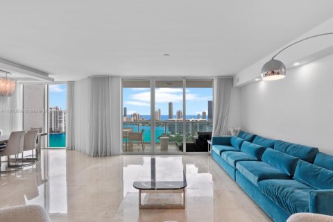 Купить кондоминиум в Авентура, Флорида 4 спальни, 327.39м2, № 1966779 - фото 1