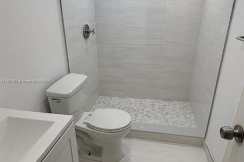 Copropriété à louer à Hallandale Beach, Floride: 1 chambre, 65.03 m2 № 1938649 - photo 2