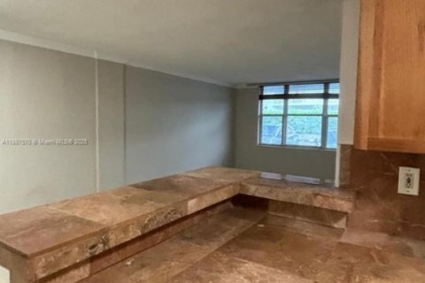 Copropriété à louer à Hallandale Beach, Floride: 1 chambre, 65.03 m2 № 1938649 - photo 7
