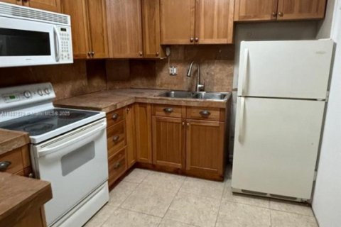 Condominio en alquiler en Hallandale Beach, Florida, 1 dormitorio, 65.03 m2 № 1938649 - foto 8