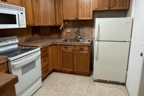 Copropriété à louer à Hallandale Beach, Floride: 1 chambre, 65.03 m2 № 1938649 - photo 10