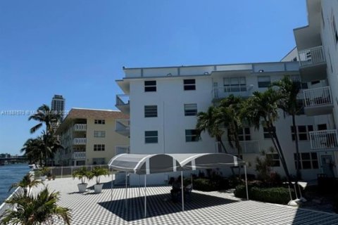 Copropriété à louer à Hallandale Beach, Floride: 1 chambre, 65.03 m2 № 1938649 - photo 22