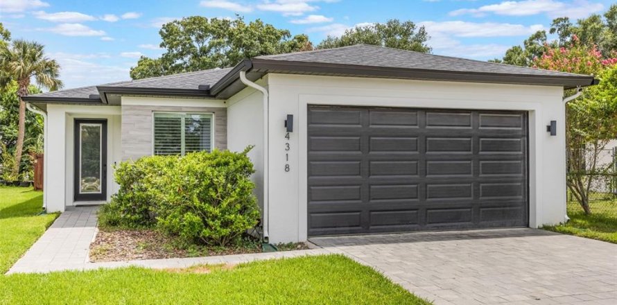 House in Orlando, Florida 3 bedrooms, 176.89 sq.m. № 1843293