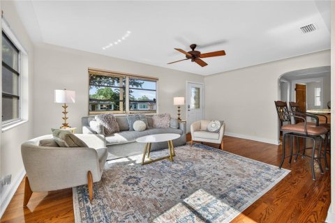 Villa ou maison à louer à Gulfport, Floride: 2 chambres, 102.94 m2 № 2155931 - photo 7