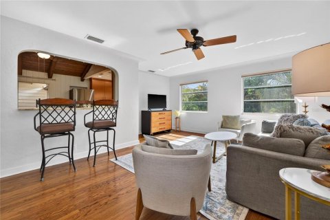 Villa ou maison à louer à Gulfport, Floride: 2 chambres, 102.94 m2 № 2155931 - photo 8
