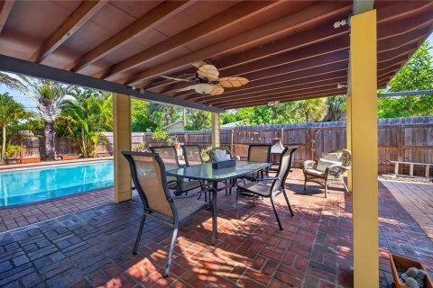 Villa ou maison à louer à Gulfport, Floride: 2 chambres, 102.94 m2 № 2155931 - photo 27