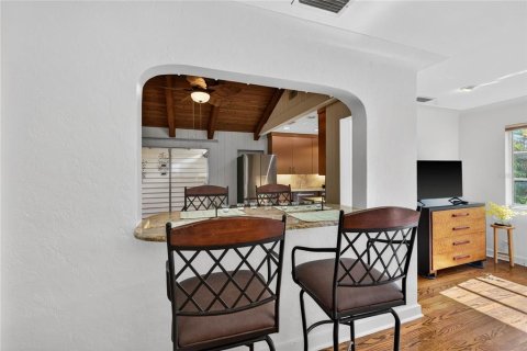 Villa ou maison à louer à Gulfport, Floride: 2 chambres, 102.94 m2 № 2155931 - photo 17