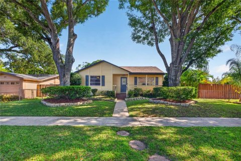 Villa ou maison à louer à Gulfport, Floride: 2 chambres, 102.94 m2 № 2155931 - photo 2