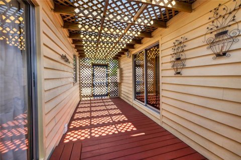 Villa ou maison à louer à Gulfport, Floride: 2 chambres, 102.94 m2 № 2155931 - photo 23