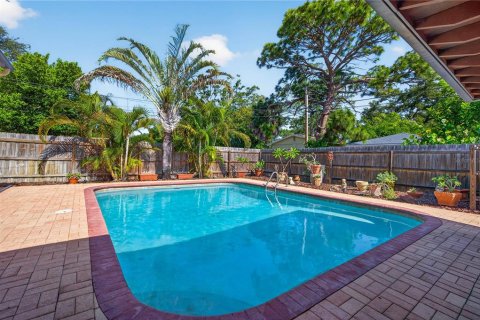 Villa ou maison à louer à Gulfport, Floride: 2 chambres, 102.94 m2 № 2155931 - photo 26