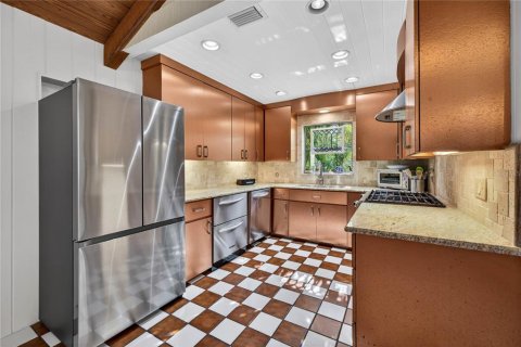 Villa ou maison à louer à Gulfport, Floride: 2 chambres, 102.94 m2 № 2155931 - photo 15