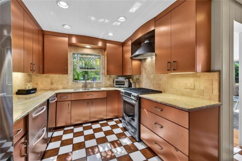 Villa ou maison à louer à Gulfport, Floride: 2 chambres, 102.94 m2 № 2155931 - photo 11