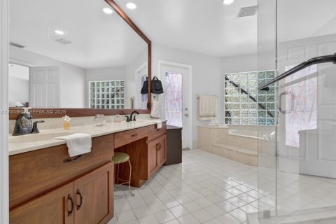 House in Weston, Florida 4 bedrooms, 258.08 sq.m. № 2069182 - photo 17