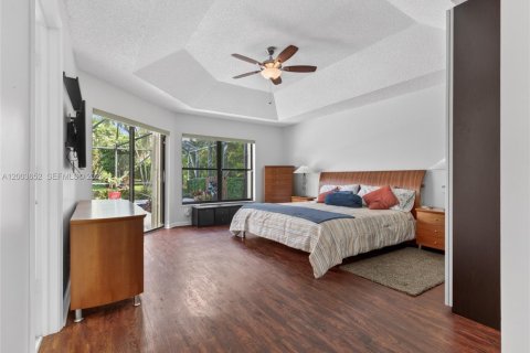 House in Weston, Florida 4 bedrooms, 258.08 sq.m. № 2069182 - photo 14