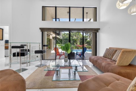 House in Weston, Florida 4 bedrooms, 258.08 sq.m. № 2069182 - photo 10