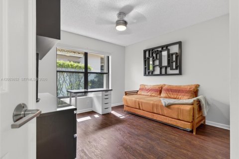 House in Weston, Florida 4 bedrooms, 258.08 sq.m. № 2069182 - photo 30