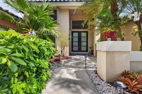 House in Weston, Florida 4 bedrooms, 258.08 sq.m. № 2069182 - photo 18