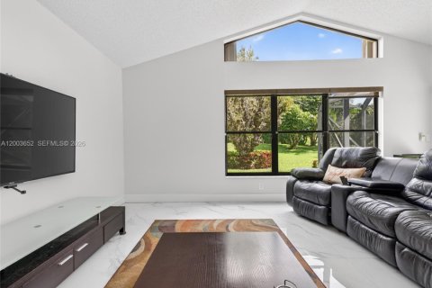 House in Weston, Florida 4 bedrooms, 258.08 sq.m. № 2069182 - photo 29