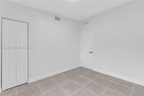 Купить виллу или дом в Майами-Гарденс, Флорида 3 спальни, 107.02м2, № 2006821 - фото 22