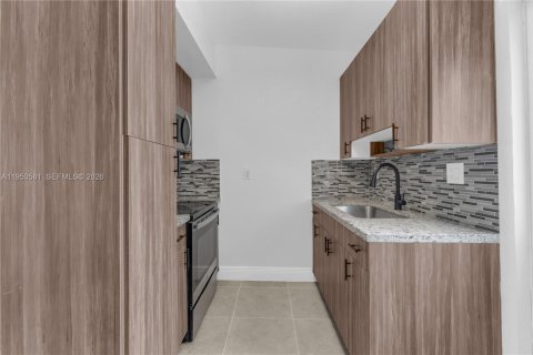 Купить виллу или дом в Майами-Гарденс, Флорида 3 спальни, 107.02м2, № 2006821 - фото 3