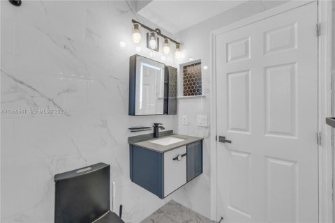 Купить виллу или дом в Майами-Гарденс, Флорида 3 спальни, 107.02м2, № 2006821 - фото 13