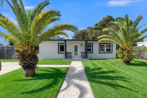 Дом в Майами-Гарденс, Флорида 3 спальни, 107.02м2 № 2006821