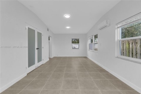 Купить виллу или дом в Майами-Гарденс, Флорида 3 спальни, 107.02м2, № 2006821 - фото 16