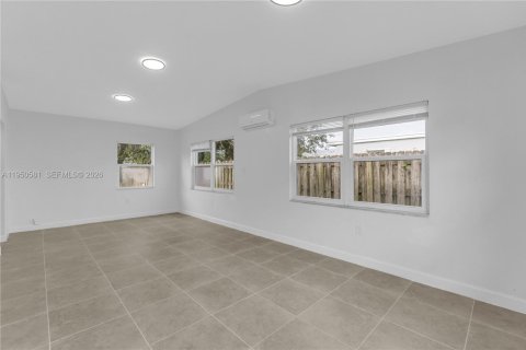 Купить виллу или дом в Майами-Гарденс, Флорида 3 спальни, 107.02м2, № 2006821 - фото 21