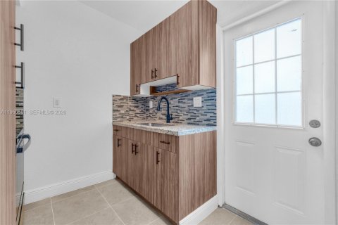 Купить виллу или дом в Майами-Гарденс, Флорида 3 спальни, 107.02м2, № 2006821 - фото 6