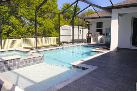 House in Lutz, Florida 4 bedrooms, 226.59 sq.m. № 1718936 - photo 9