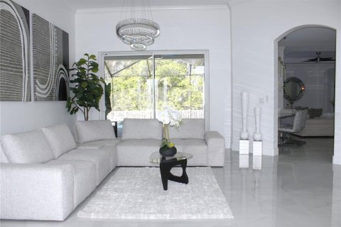 House in Lutz, Florida 4 bedrooms, 226.59 sq.m. № 1718936 - photo 19