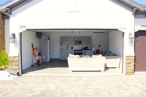 House in Lutz, Florida 4 bedrooms, 226.59 sq.m. № 1718936 - photo 5