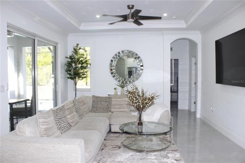 House in Lutz, Florida 4 bedrooms, 226.59 sq.m. № 1718936 - photo 21