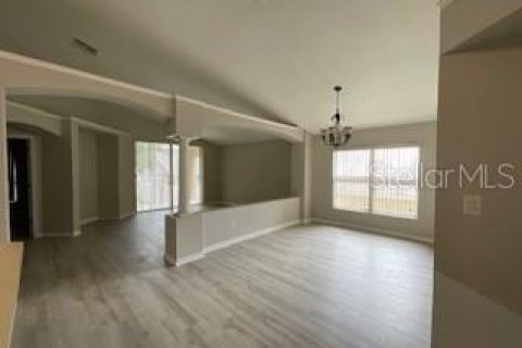Villa ou maison à louer à Groveland, Floride: 4 chambres, 169.27 m2 № 1822611 - photo 5