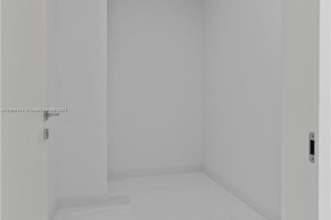 Copropriété à vendre à Miami, Floride: 3 chambres, 285.95 m2 № 1865363 - photo 29