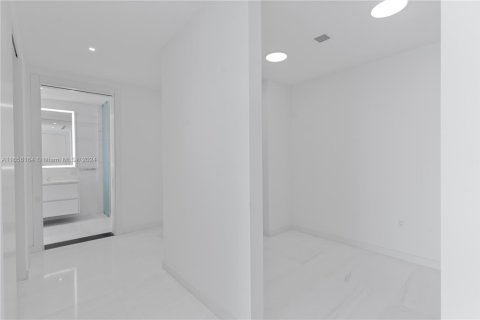 Copropriété à vendre à Miami, Floride: 3 chambres, 285.95 m2 № 1865363 - photo 12