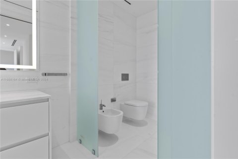 Copropriété à vendre à Miami, Floride: 3 chambres, 285.95 m2 № 1865363 - photo 15