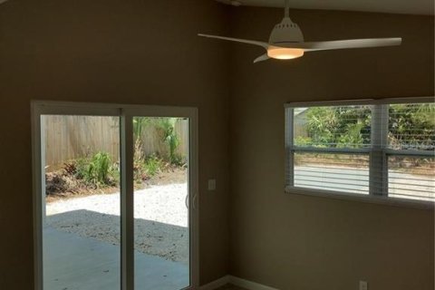 Villa ou maison à louer à New Smyrna Beach, Floride: 3 chambres, 140.84 m2 № 2156480 - photo 6