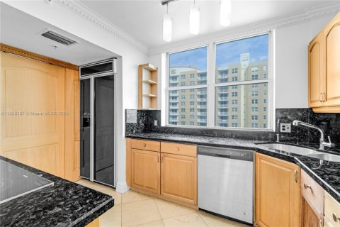Copropriété à louer à Miami, Floride: 2 chambres, 92.9 m2 № 1888925 - photo 9