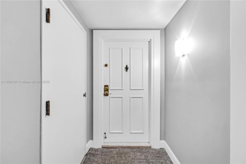 Copropriété à louer à Miami, Floride: 2 chambres, 92.9 m2 № 1888925 - photo 23