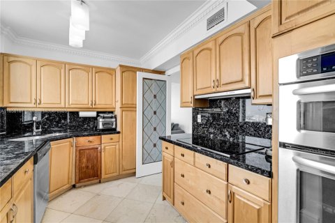 Copropriété à louer à Miami, Floride: 2 chambres, 92.9 m2 № 1888925 - photo 10