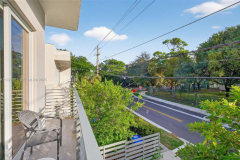Touwnhouse à vendre à Miami, Floride: 3 chambres, 117.06 m2 № 1994998 - photo 20