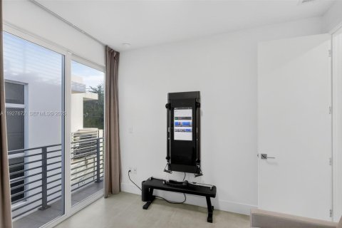 Touwnhouse à vendre à Miami, Floride: 3 chambres, 117.06 m2 № 1994998 - photo 30